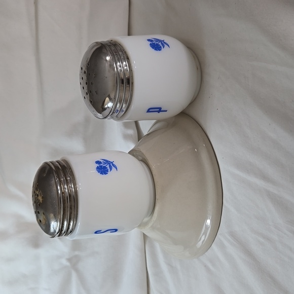 CORNING WARE - Picture 2 of 8